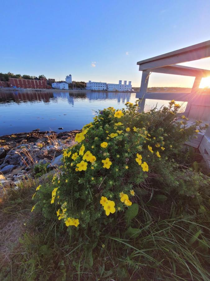 The Harbourside Inn Port Union Exterior photo